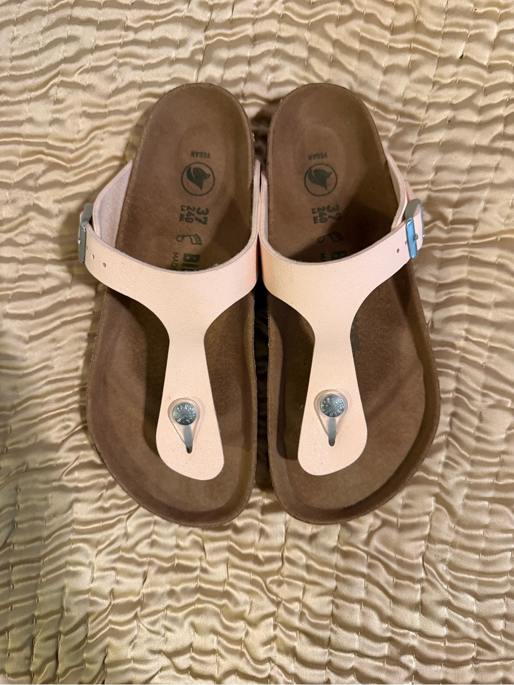 Birkenstock Light Pink Gizeh Suede Thong Sandals - Women - Picture 3 of 3